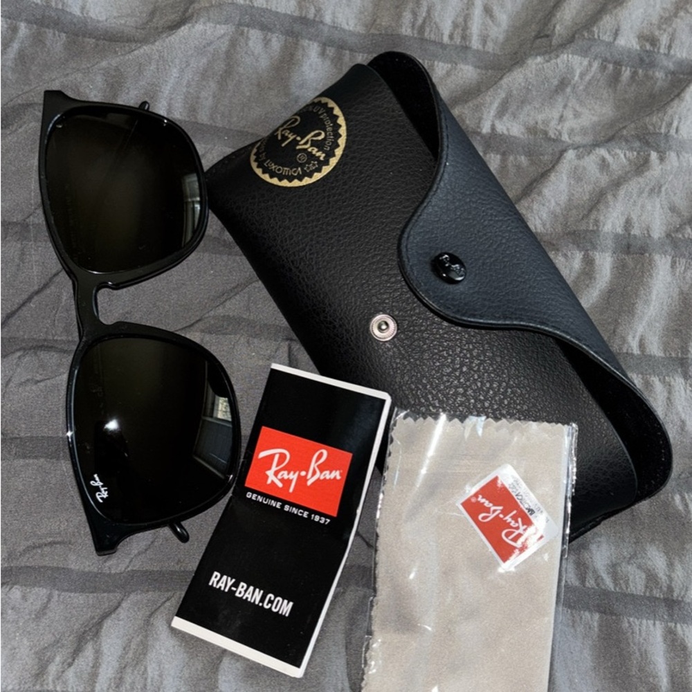 Ray-Ban Black Sunglasses with case